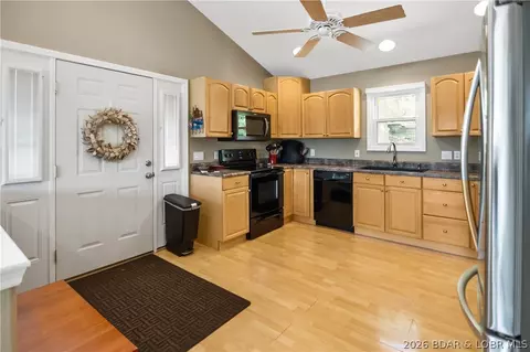 Entry Way - 25211 Panarama Ln, Versailles, MO 65084 photo 1 of 2