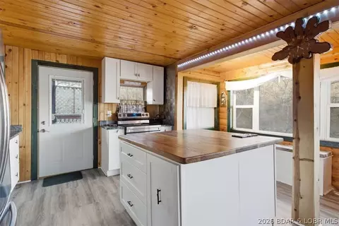 Kitchen - 6 24 Look Out Dr, Edwards, MO 65326 photo 3 of 4