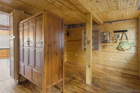 Entry Way - 6 24 Look Out Dr, Edwards, MO 65326 photo 2 of 2