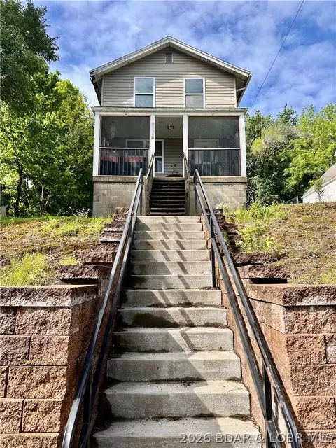 1118 E High St, Jefferson City, MO 65101