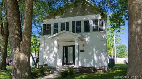 111 Franklin Ave, Eldon, MO 65026