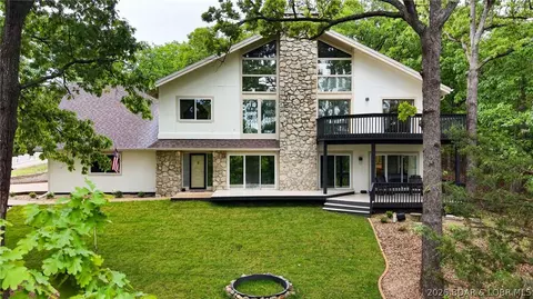 423 Hillside Rd, Lake Ozark, MO 65049