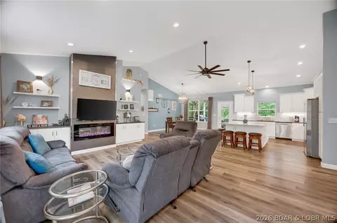 610 Cornett Branch Rd, Four Seasons, MO 65049