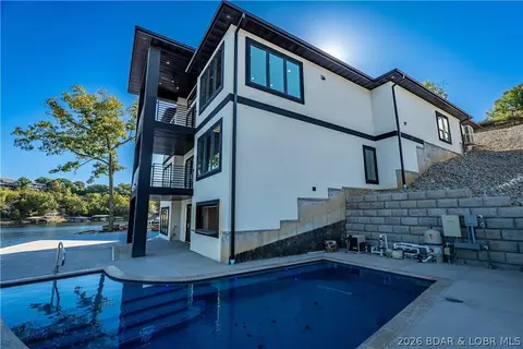 439 Redbud Ln, Lake Ozark, MO 65049