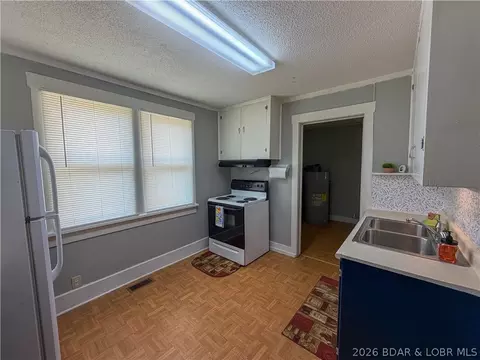 Entry Way - 307 S Maple, Versailles, MO 65084 photo 3 of 5