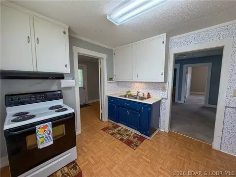 Entry Way - 307 S Maple, Versailles, MO 65084 photo 1 of 5