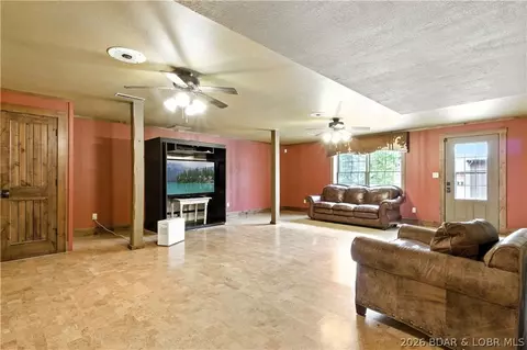 Living - 14616 Deer Run Rd, Henley, MO 65040 photo 4 of 4