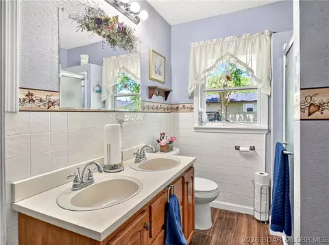 Bath - 705 Haven Dr, Eldon, MO 65026 photo 1 of 2