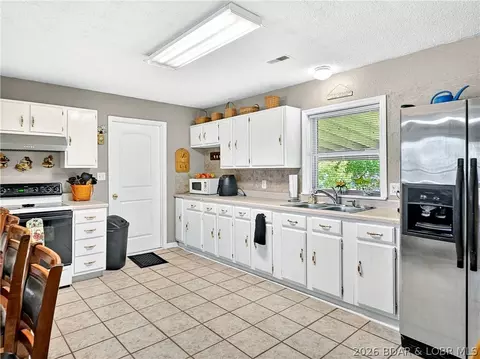 Kitchen - 705 Haven Dr, Eldon, MO 65026 photo 3 of 5