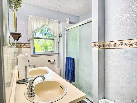 Bath - 705 Haven Dr, Eldon, MO 65026 photo 2 of 2