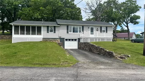 26641 Waterview Dr, Warsaw, MO 65355