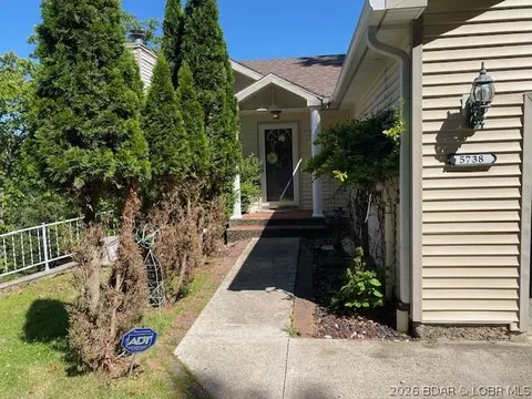 5738 Pinnacle Ct, Osage Beach, MO 65065
