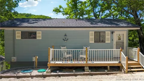 131 Walnut Dr, Lake Ozark, MO 65049