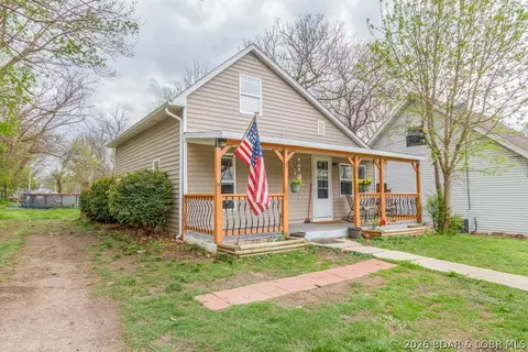 363 Jackson Ave, Lebanon, MO 65536