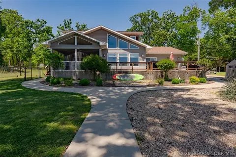 200 Long Acres Dr, Sunrise Beach, MO 65079