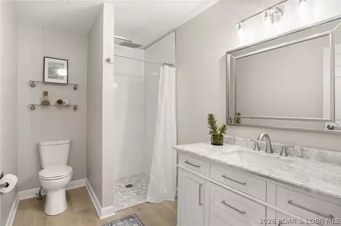Bath - 4897 Bridgepointe Dr #441, Osage Beach, MO 65065 photo 3 of 3