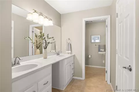 Bath - 4897 Bridgepointe Dr #441, Osage Beach, MO 65065 photo 1 of 3