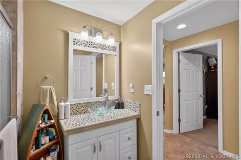 Bath - 29391 Zeus Dr, Edwards, MO 65326 photo 2 of 5