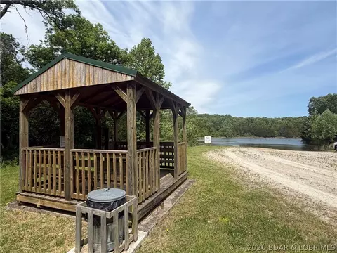 31560 Bob Dr, Edwards, MO 65326 photo 3