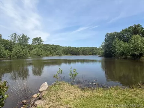 31560 Bob Dr, Edwards, MO 65326