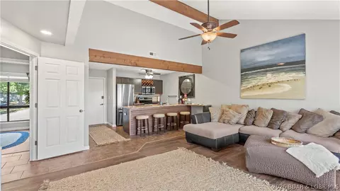 108 Robinwood Dr #3D, Lake Ozark, MO 65049