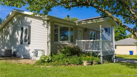 Exterior - 422 Sunset Strip, Eldon, MO 65026 photo 4 of 6