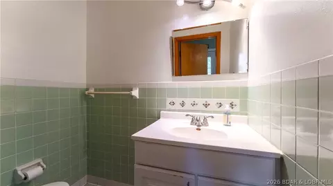 Bath - 422 Sunset Strip, Eldon, MO 65026 photo 1 of 2