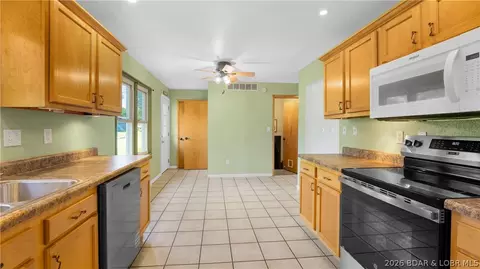 Entry Way - 422 Sunset Strip, Eldon, MO 65026 photo 1 of 1
