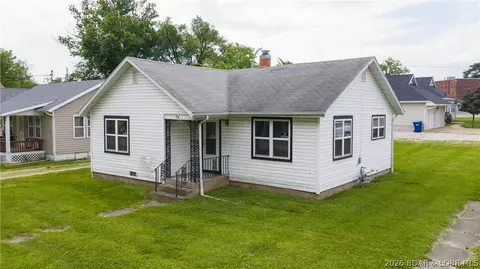 70 Camden Ave, Camdenton, MO 65020