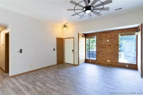 66 Spring Hill Rd, Sunrise Beach, MO 65079