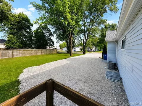 Exterior - 411 W North St, Eldon, MO 65026 photo 11 of 13