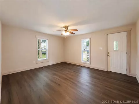 Living - 411 W North St, Eldon, MO 65026 photo 2 of 5