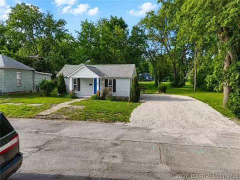 Exterior - 411 W North St, Eldon, MO 65026 photo 6 of 14