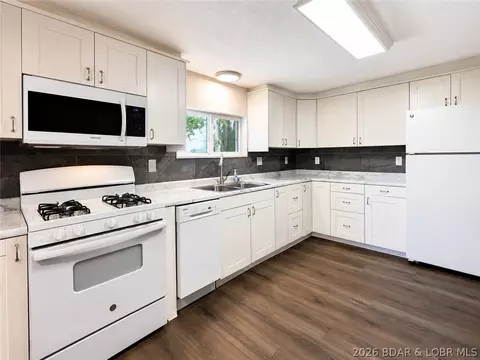 Kitchen - 411 W North St, Eldon, MO 65026 photo 5 of 6