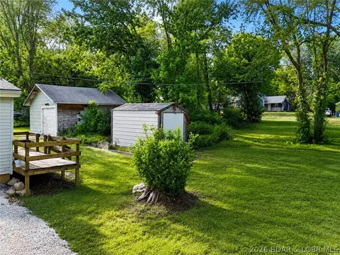 Exterior - 411 W North St, Eldon, MO 65026 photo 7 of 13