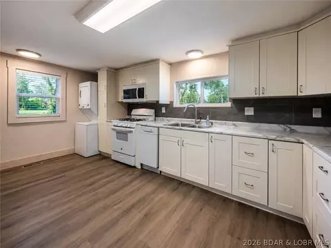 Kitchen - 411 W North St, Eldon, MO 65026 photo 4 of 6