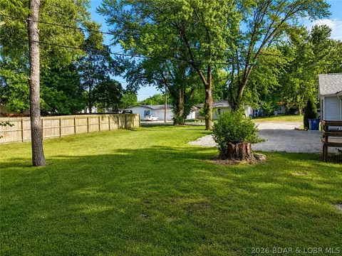 Exterior - 411 W North St, Eldon, MO 65026 photo 6 of 13
