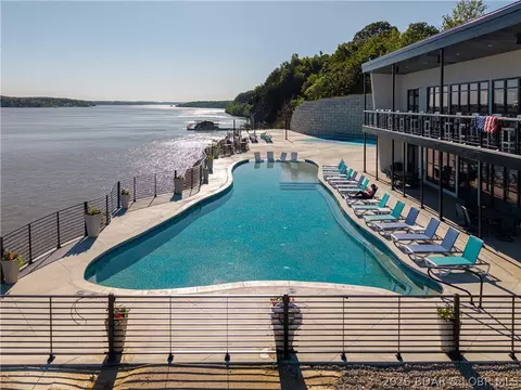 100 Blue Heron Hl #120, Lake Ozark, MO 65049