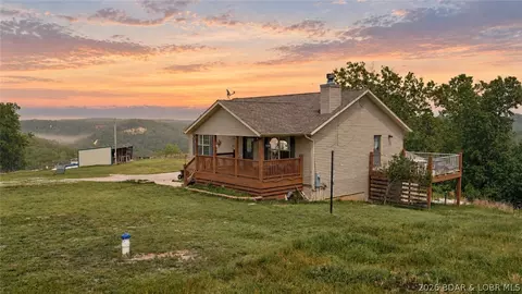 132 Hunters Ridge Rd, Camdenton, MO 65020