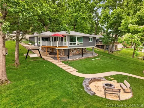 735 Red Oak Ln, Sunrise Beach, MO 65079