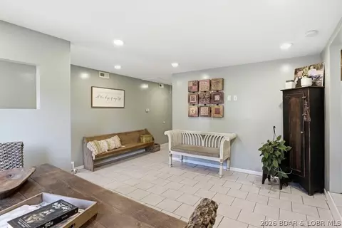 Entry Way - 316 N Maple St, Eldon, MO 65026 photo 2 of 4
