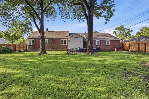 Exterior - 316 N Maple St, Eldon, MO 65026 photo 12 of 14