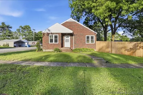 Exterior - 316 N Maple St, Eldon, MO 65026 photo 1 of 14