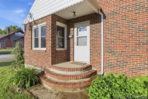 Exterior - 316 N Maple St, Eldon, MO 65026 photo 3 of 14