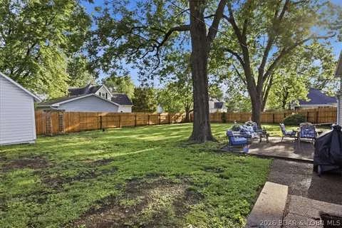 Exterior - 316 N Maple St, Eldon, MO 65026 photo 6 of 14