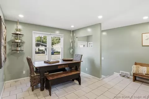Entry Way - 316 N Maple St, Eldon, MO 65026 photo 3 of 4