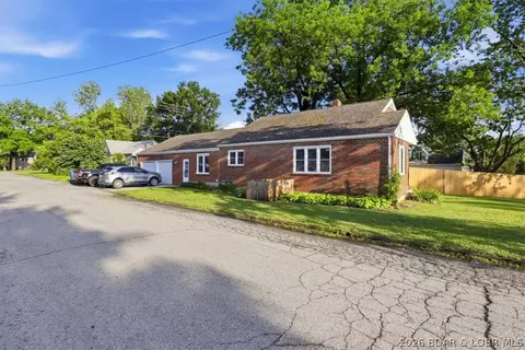 Exterior - 316 N Maple St, Eldon, MO 65026 photo 2 of 14