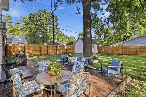Exterior - 316 N Maple St, Eldon, MO 65026 photo 8 of 14