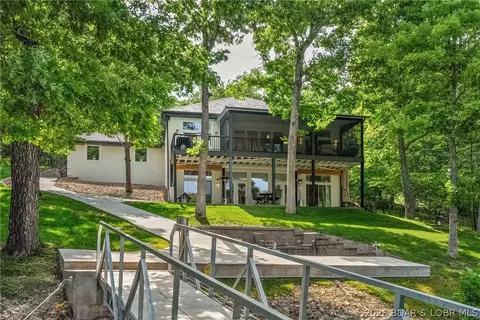 242 Brookhaven Ln, Sunrise Beach, MO 65079