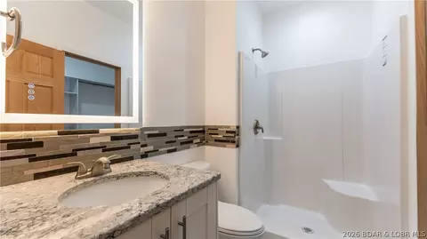 Bath - 39 Buckingham Dr, Camdenton, MO 65020 photo 1 of 2
